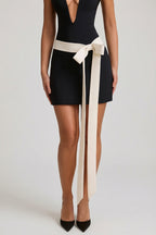 Chic Strapless Bow-Detail A-Line Mini Dress in Black