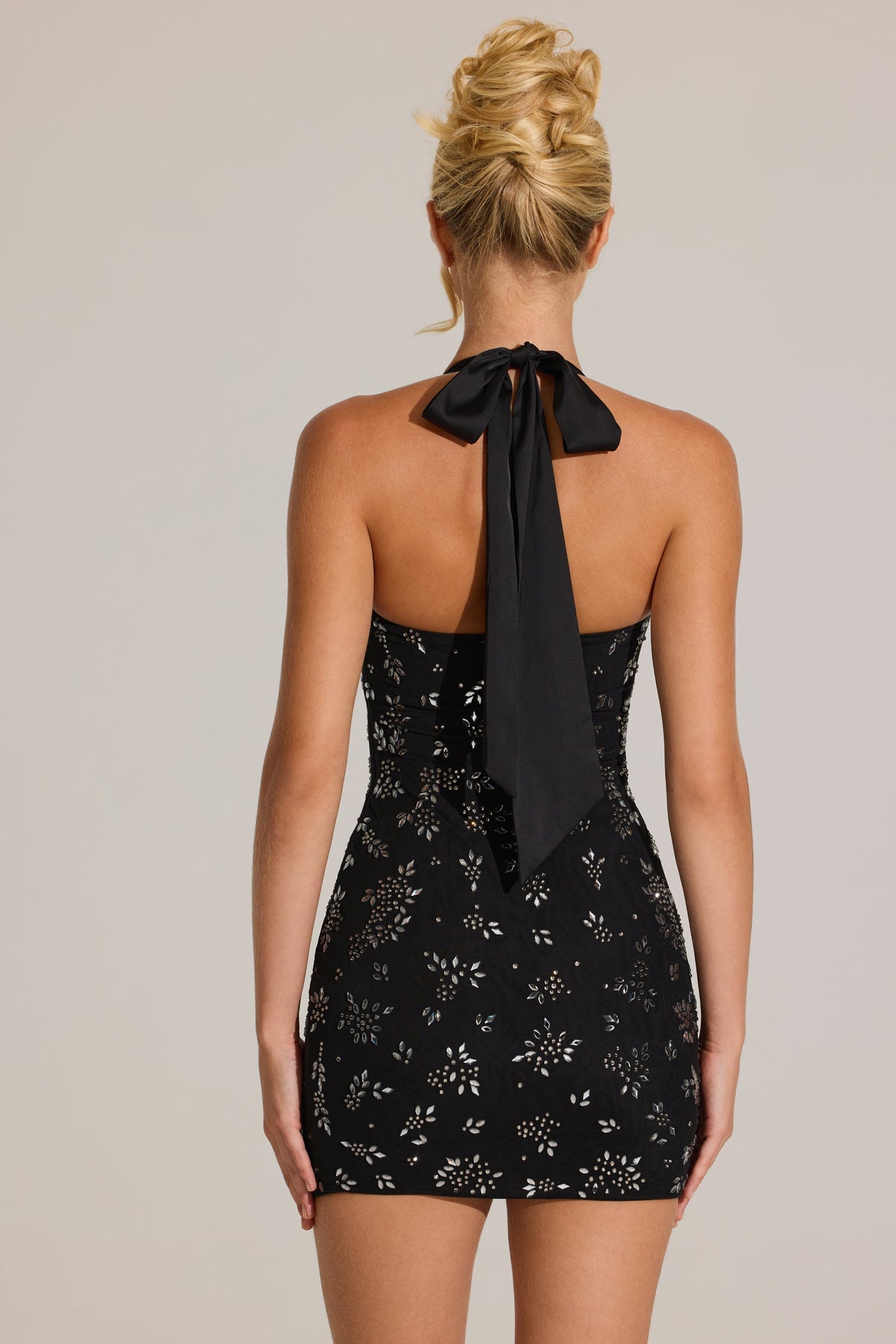 Chic Embellished Sweetheart-Neck Mini Dress in Black
