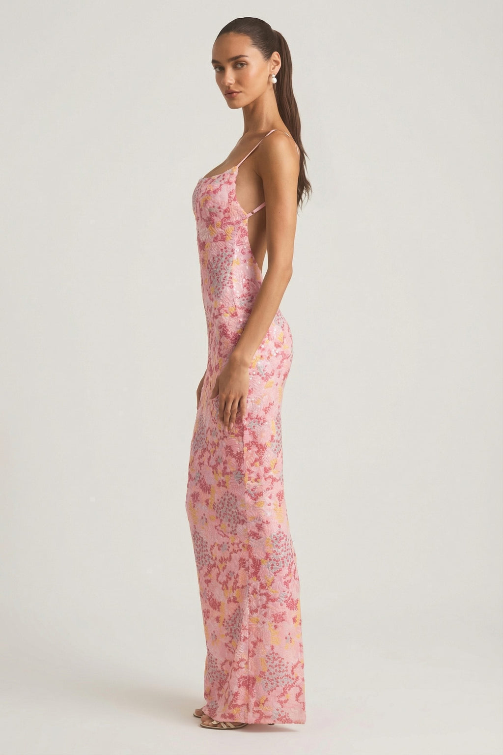 Chic Embellished Scoop-Neck Backless Maxi Dress in Pink