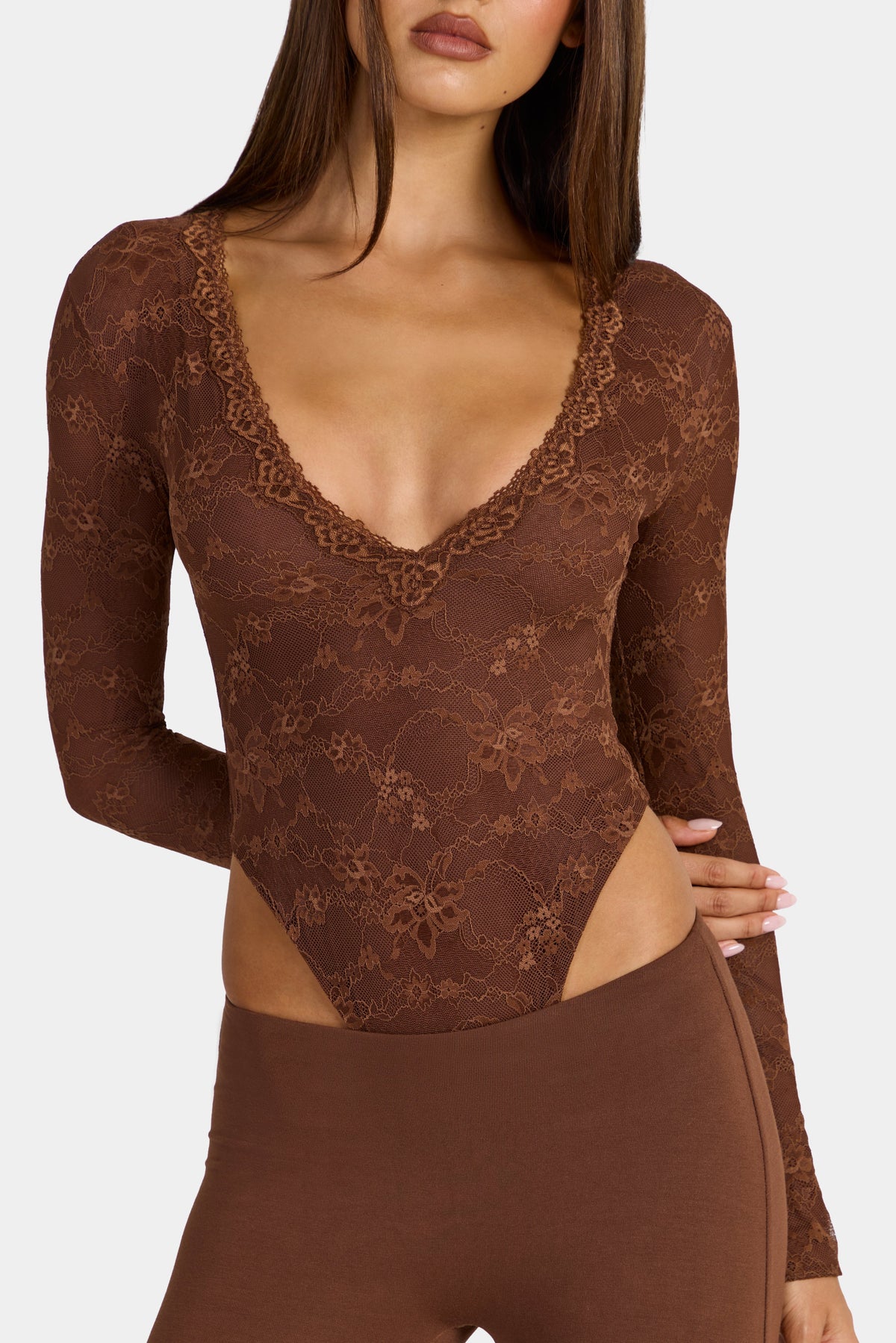 Chic Lace Long-Sleeve Bodysuit in Cocoa Brown