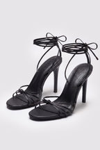 Chic Lace-Up Heeled Sandal in Black