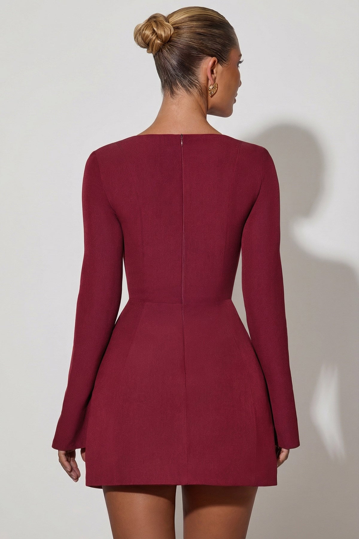 Chic Square-Neck Structured Tulip Mini Dress in Wine Red