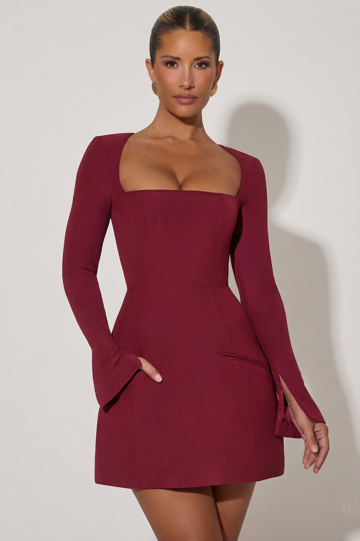 Chic Square-Neck Structured Tulip Mini Dress in Wine Red