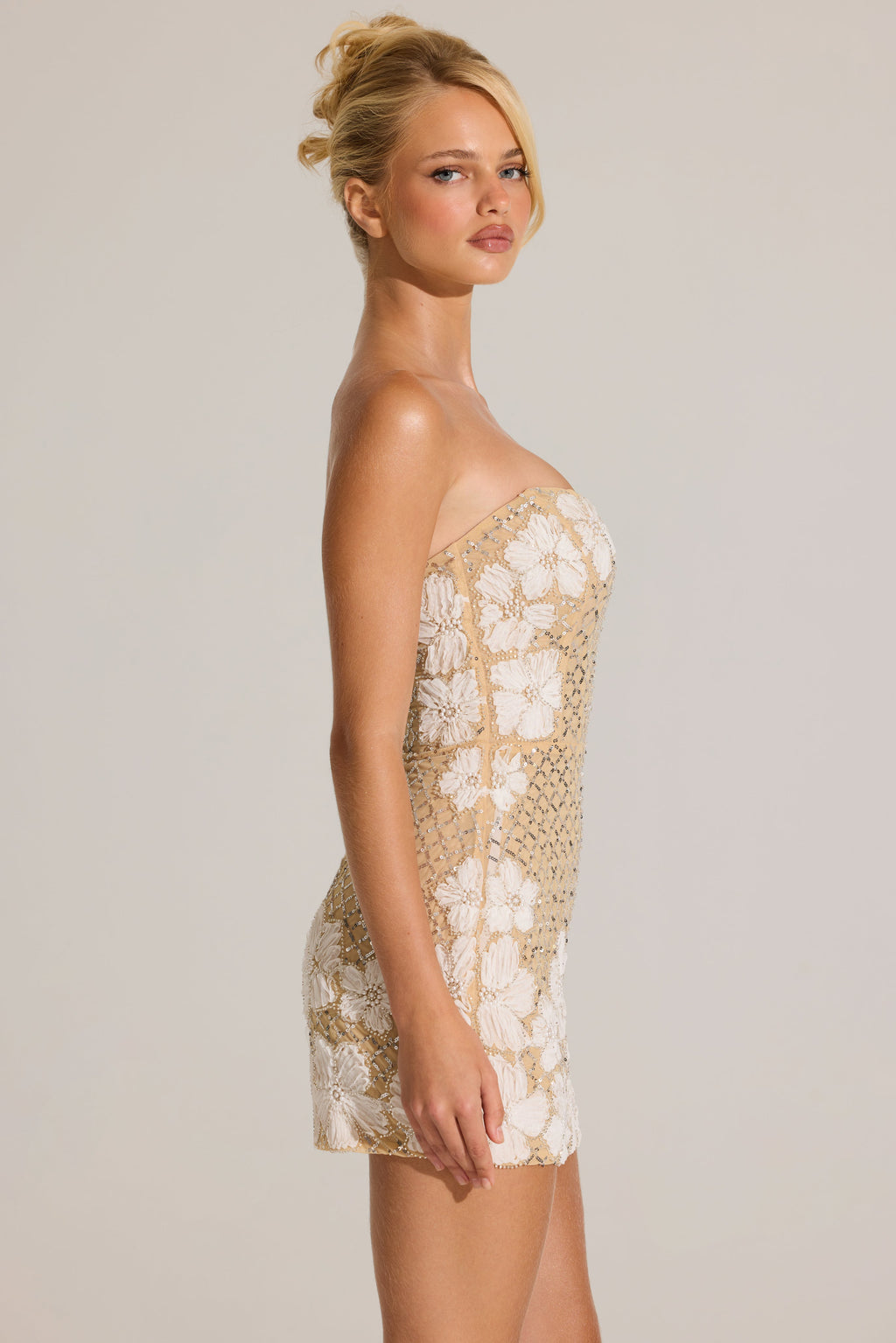 Chic Embellished Bodycon Mini Dress in Gold