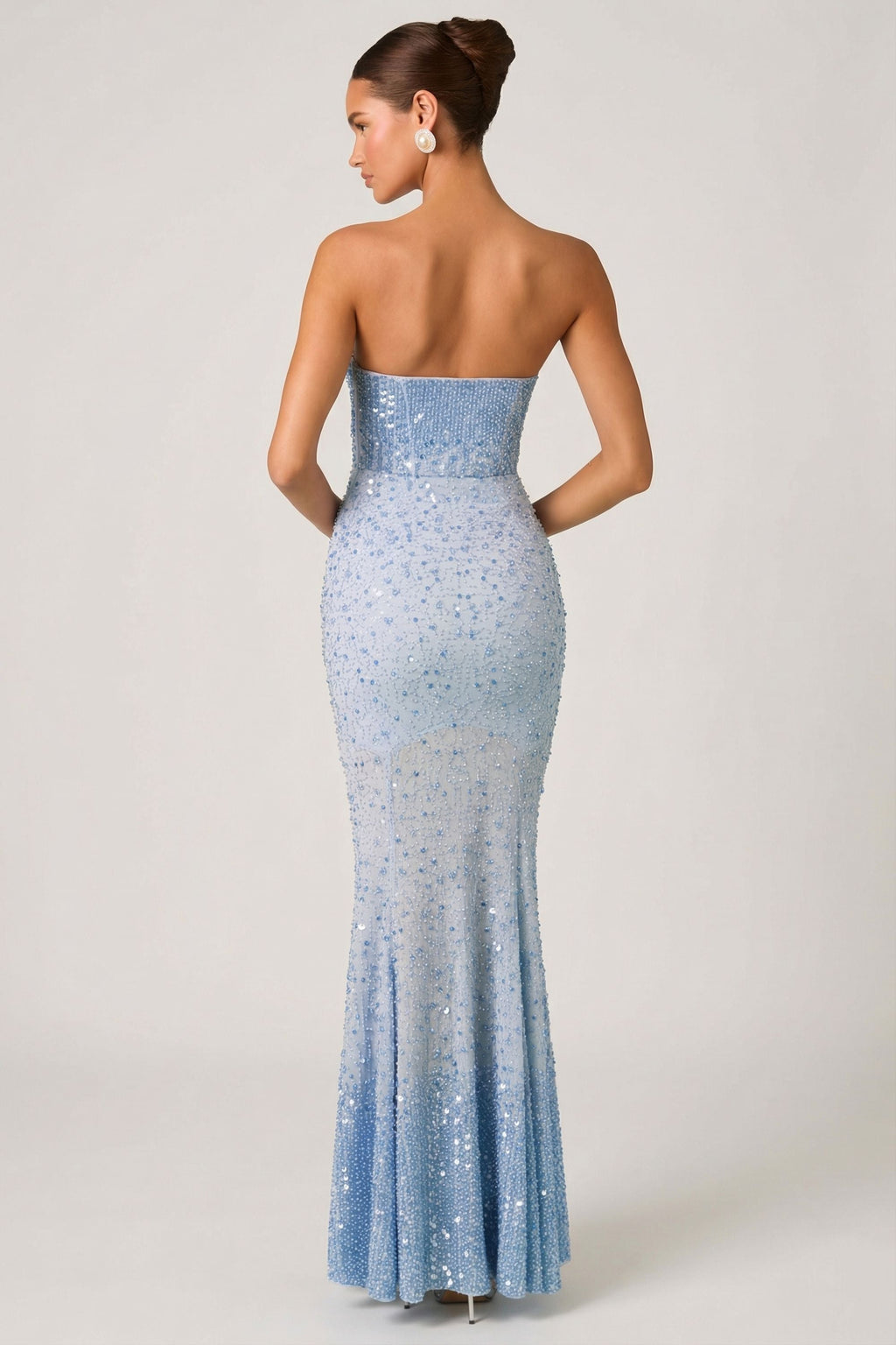 Chic Embellished Sweetheart-Neck Fishtail Gown in Sky Blue