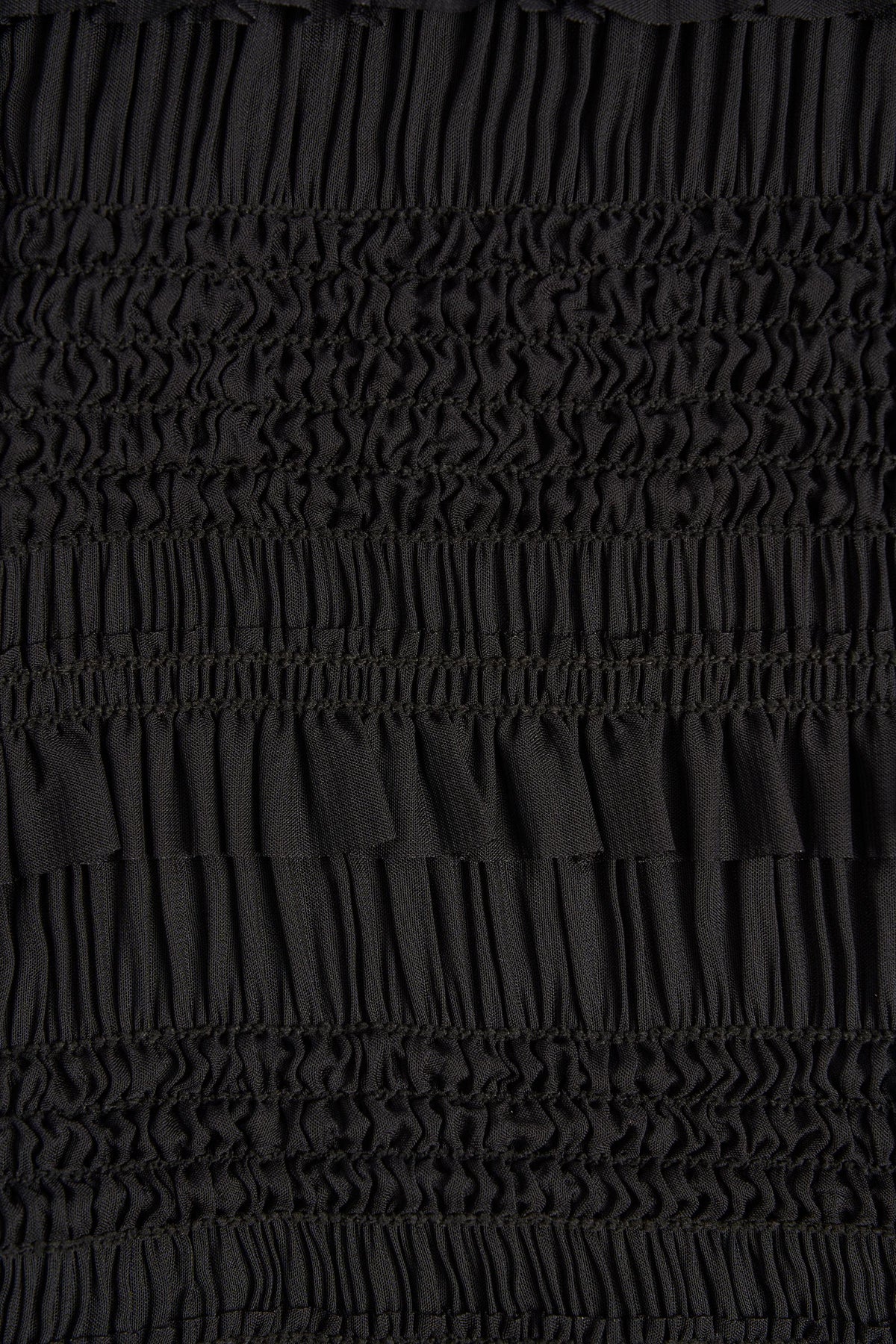 Chic Ruffled Mid-Rise Shorts in Black