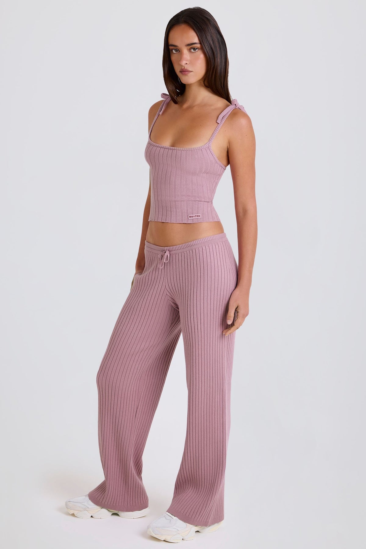 Chic Ribbed Knit Wide-Leg Joggers in Mauve