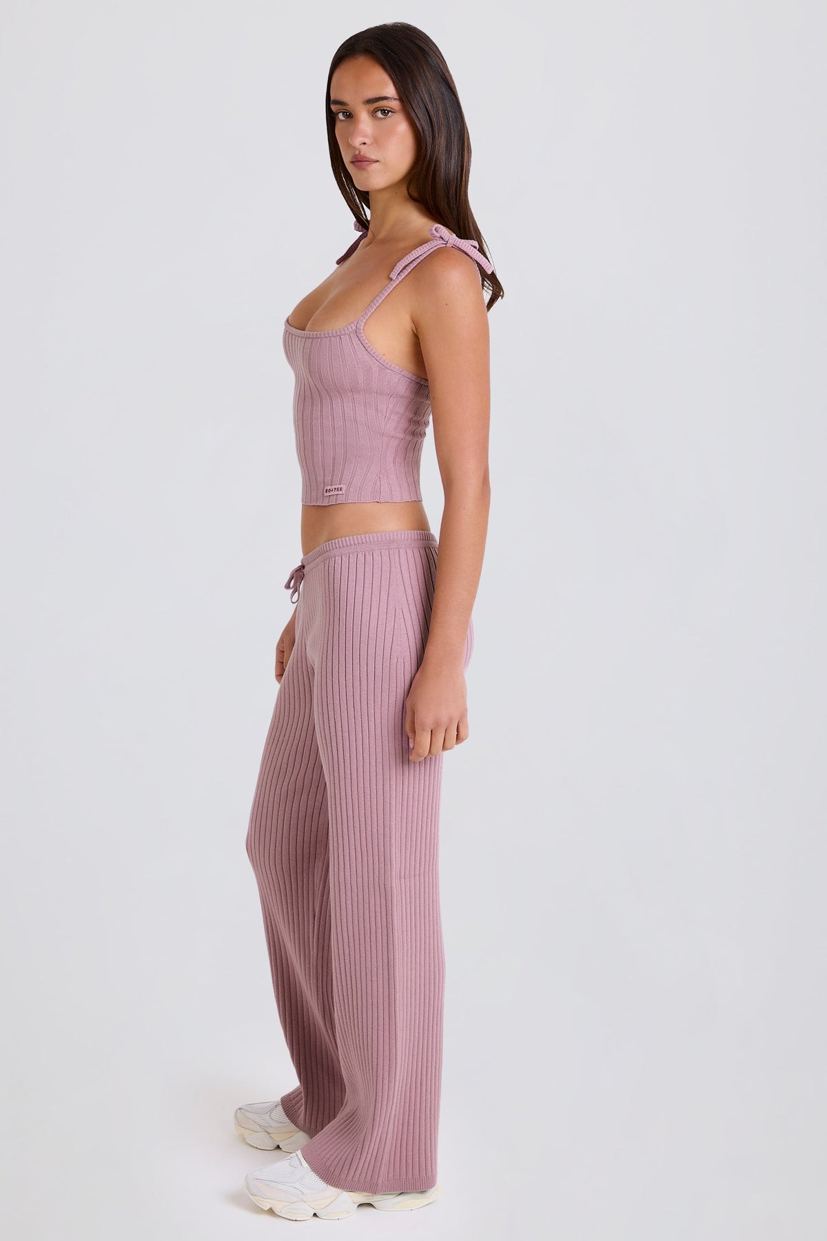 Chic Ribbed Knit Wide-Leg Joggers in Mauve