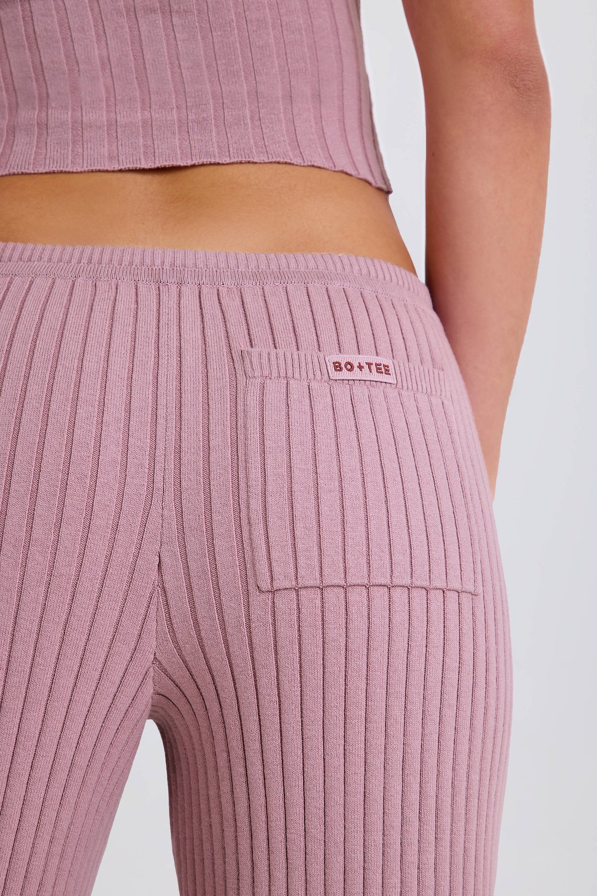 Chic Ribbed Knit Wide-Leg Joggers in Mauve