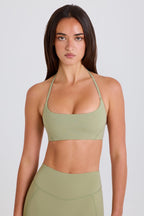 Chic Scoop-Neck Halterneck Sports Bra in Matcha