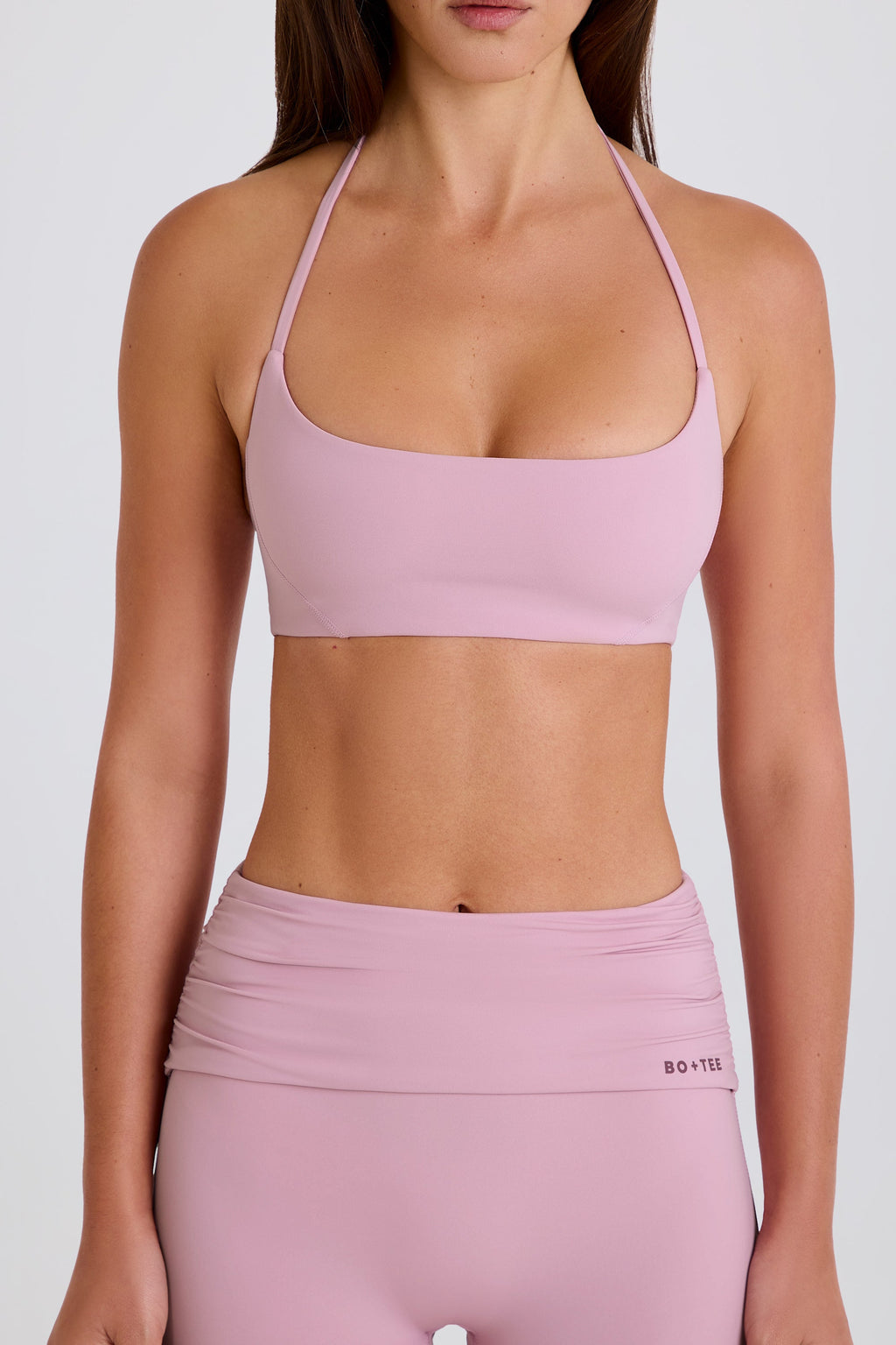 Chic Scoop-Neck Halterneck Sports Bra in Mauve