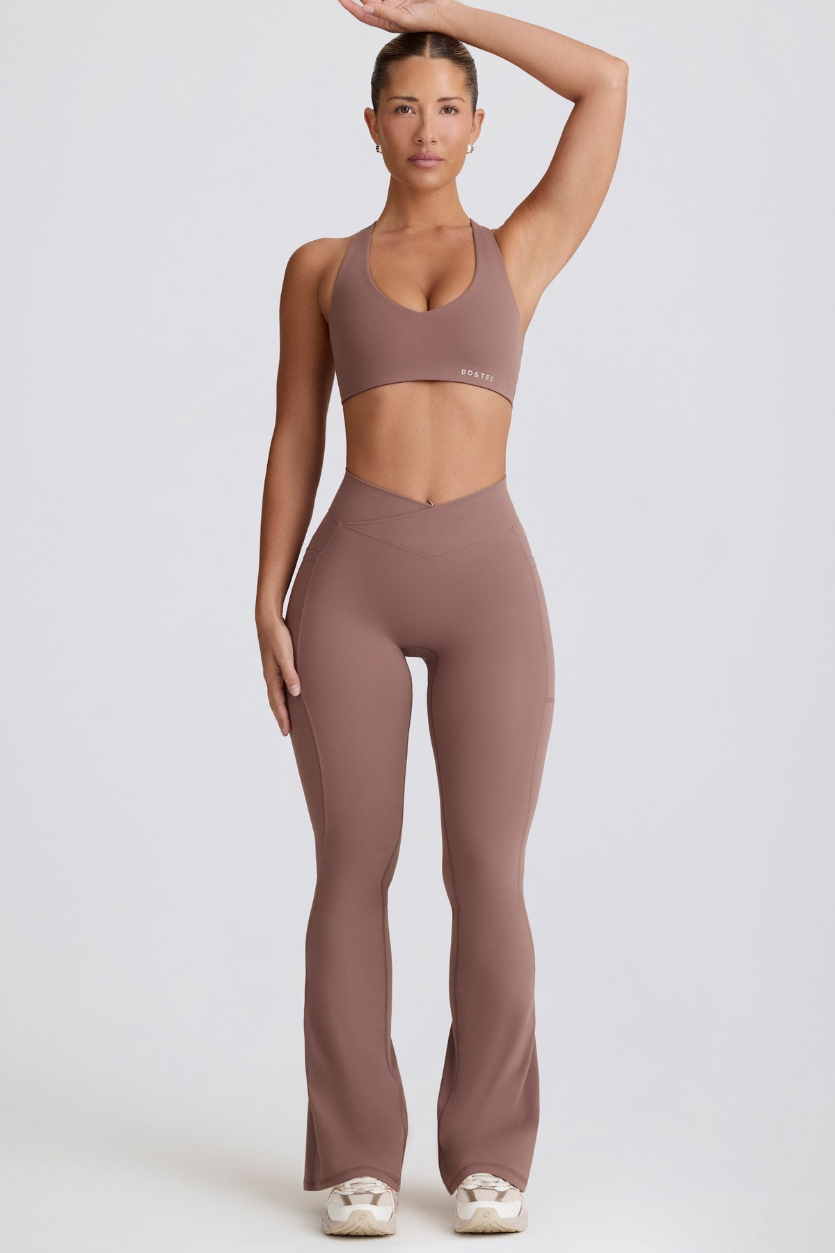 Chic Soft Active V-Waist Pocket Flared Leggings in Mocha