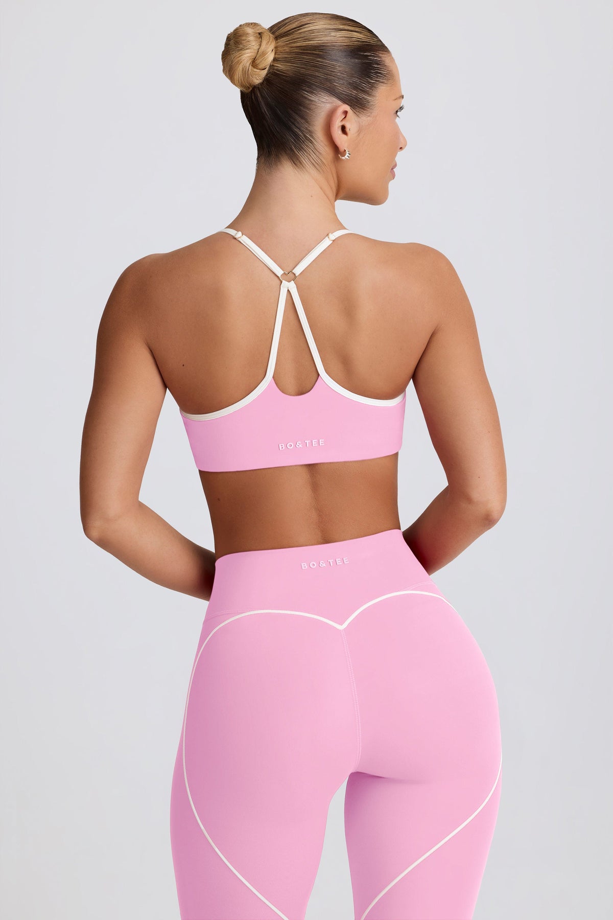 Chic Soft Active Sweetheart-Neck Sports Bra in Baby Pink