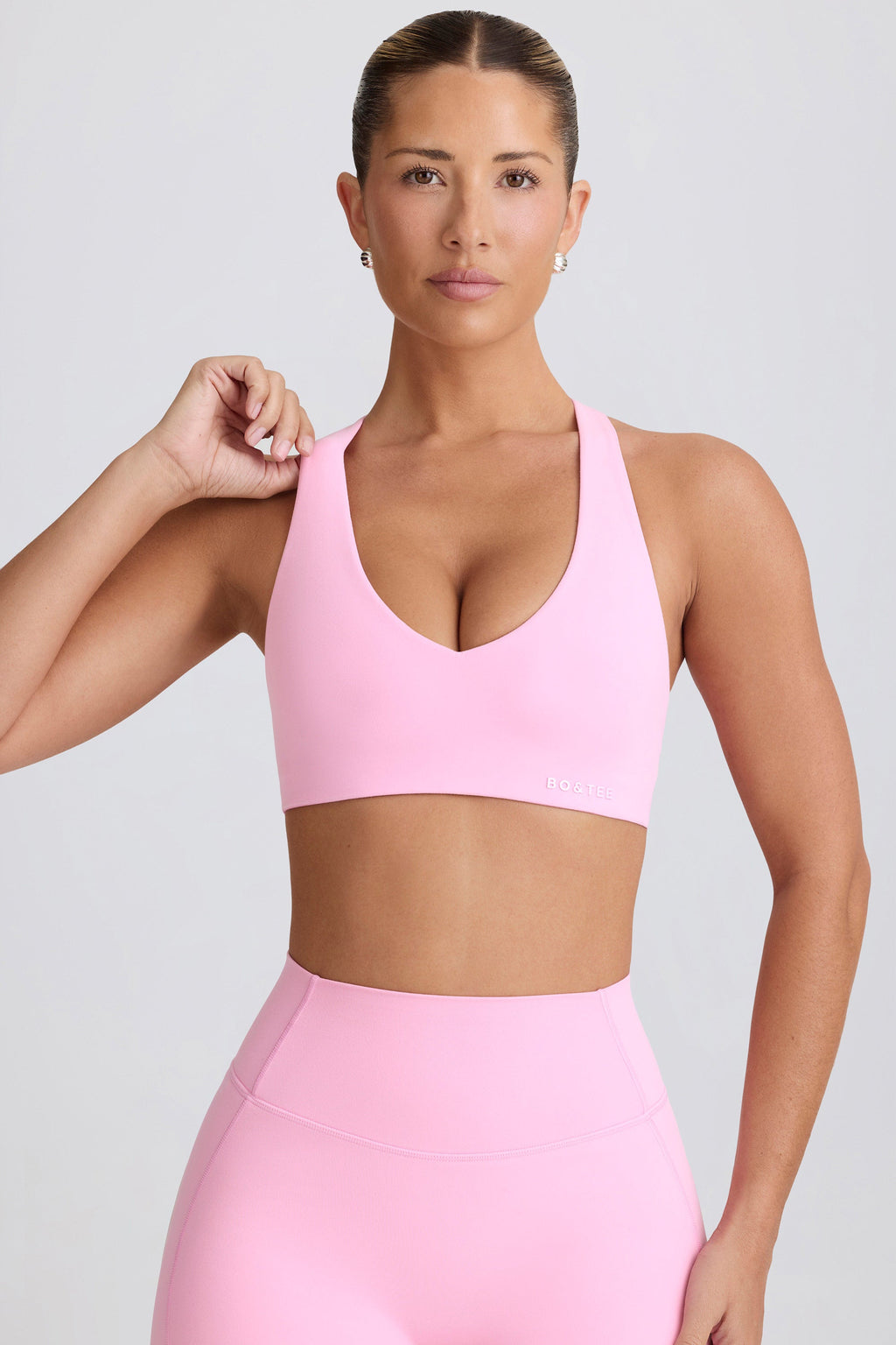 Chic Soft Active V-Neck Sports Bra in Baby Pink