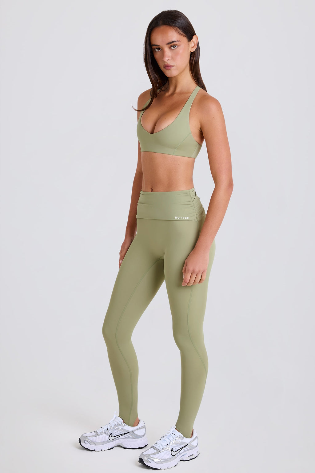 Chic Foldover Mid-Rise Stirrup Leggings in Matcha
