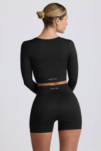 Chic Super Sculpt Seamless Long-Sleeve Crop Top in Black