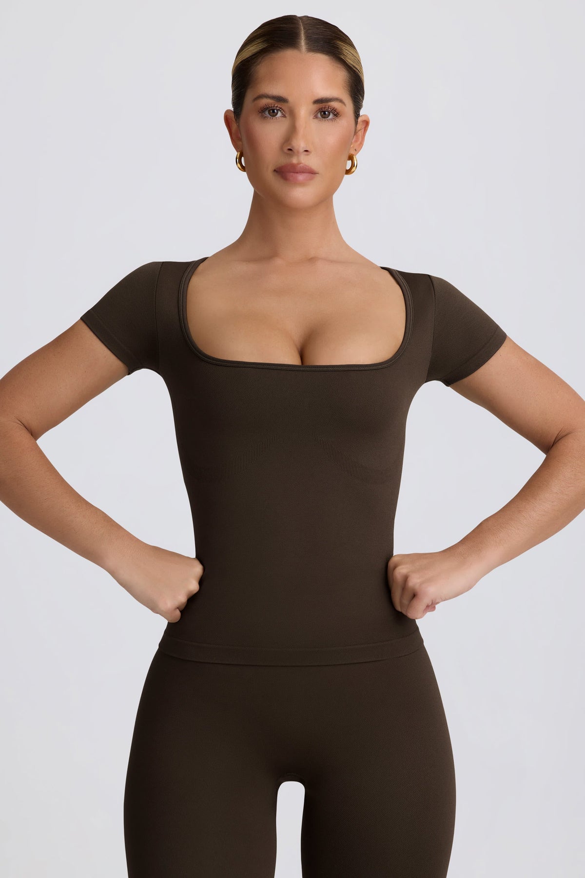 Chic Super Sculpt Seamless T-Shirt in Brown