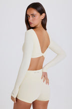Chic Long-Sleeve Crop Top in Cream