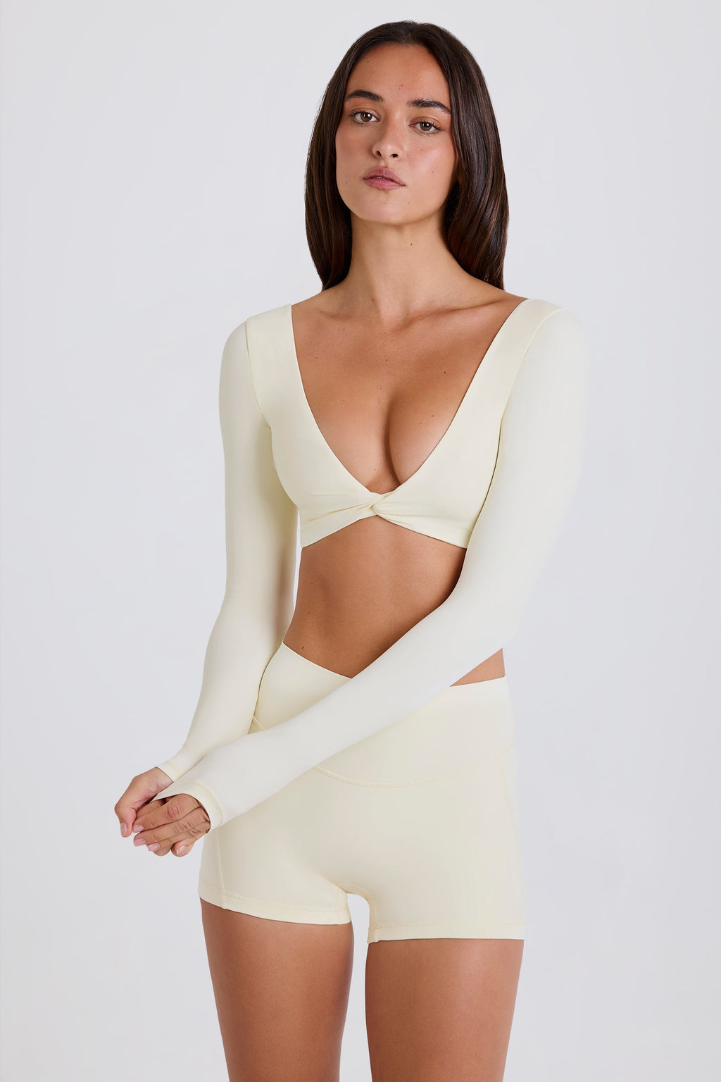Chic Long-Sleeve Crop Top in Cream