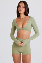 Chic Long-Sleeve Crop Top in Matcha