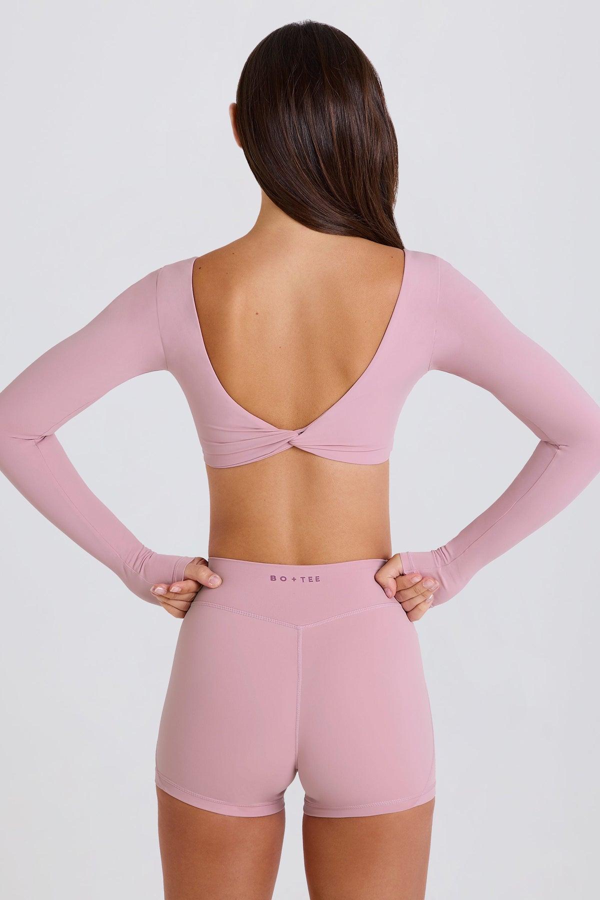 Chic Long-Sleeve Crop Top in Mauve