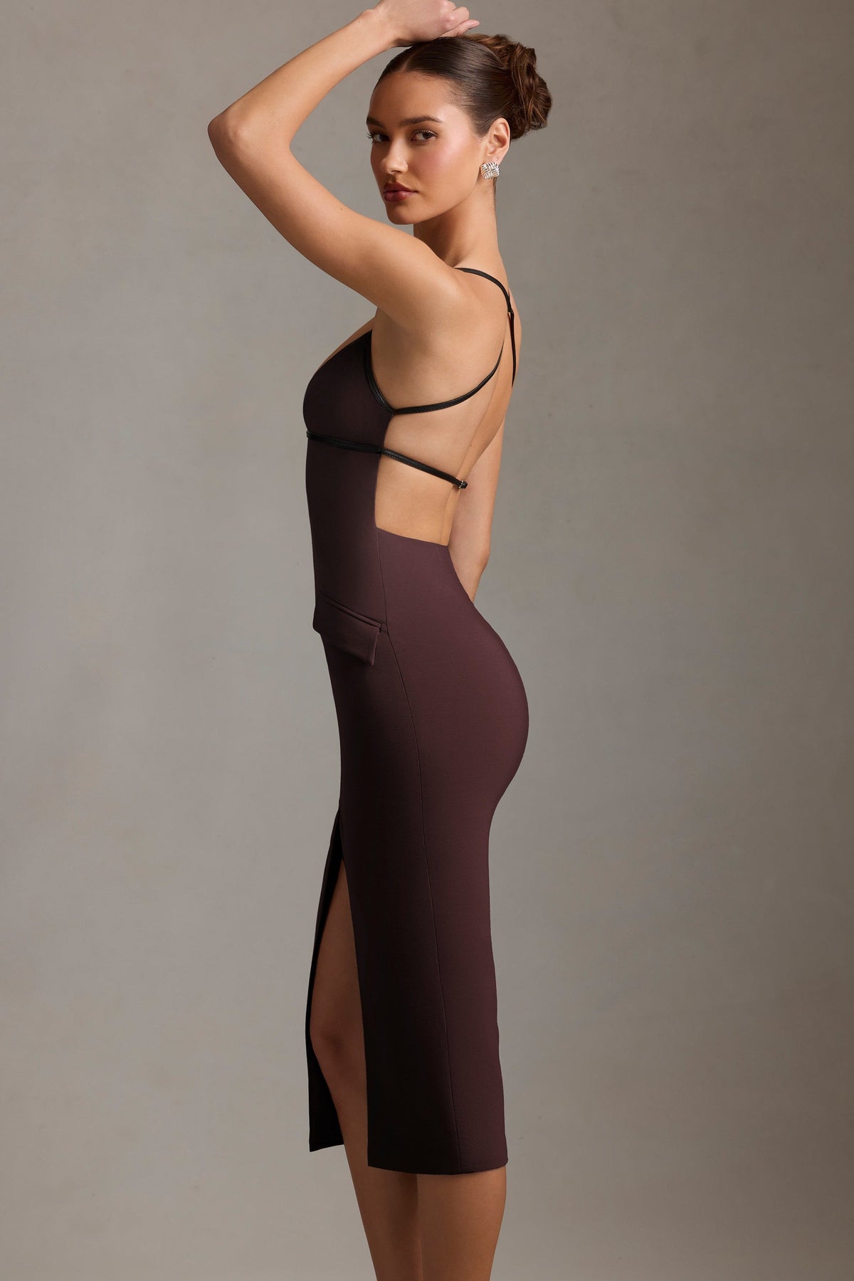 Chic Plunge-Neck Backless Midaxi Dress in Chocolate Brown