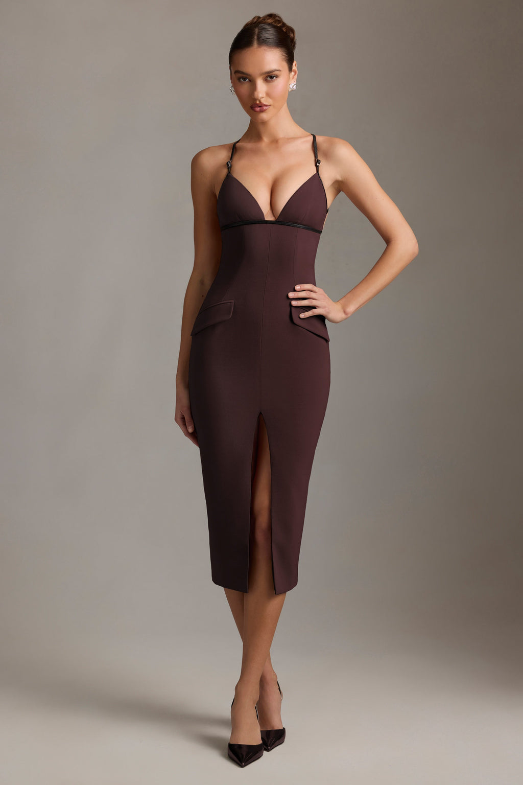 Chic Plunge-Neck Backless Midaxi Dress in Chocolate Brown