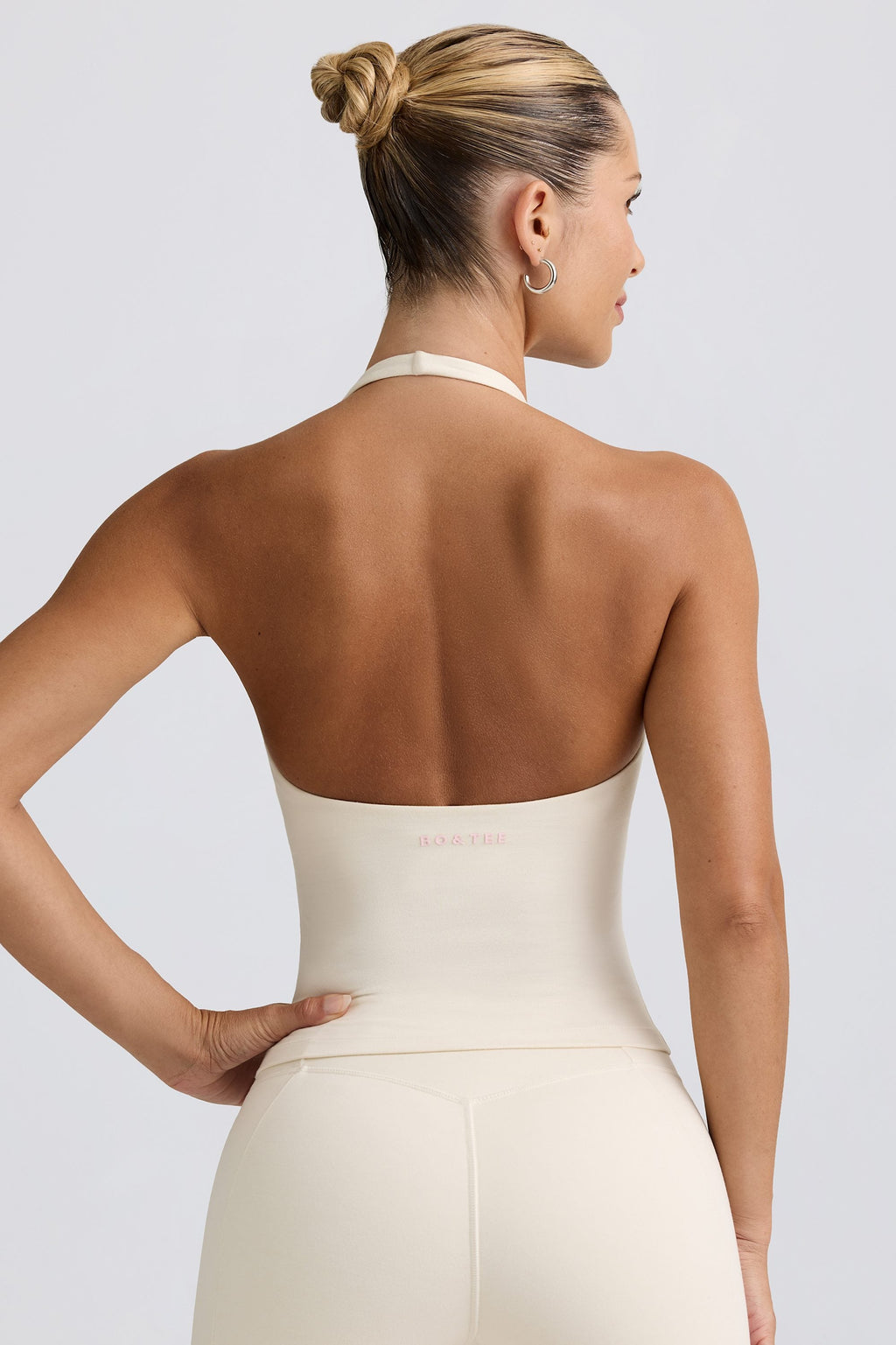 Chic Halterneck Open-Back Tank Top in Vanilla