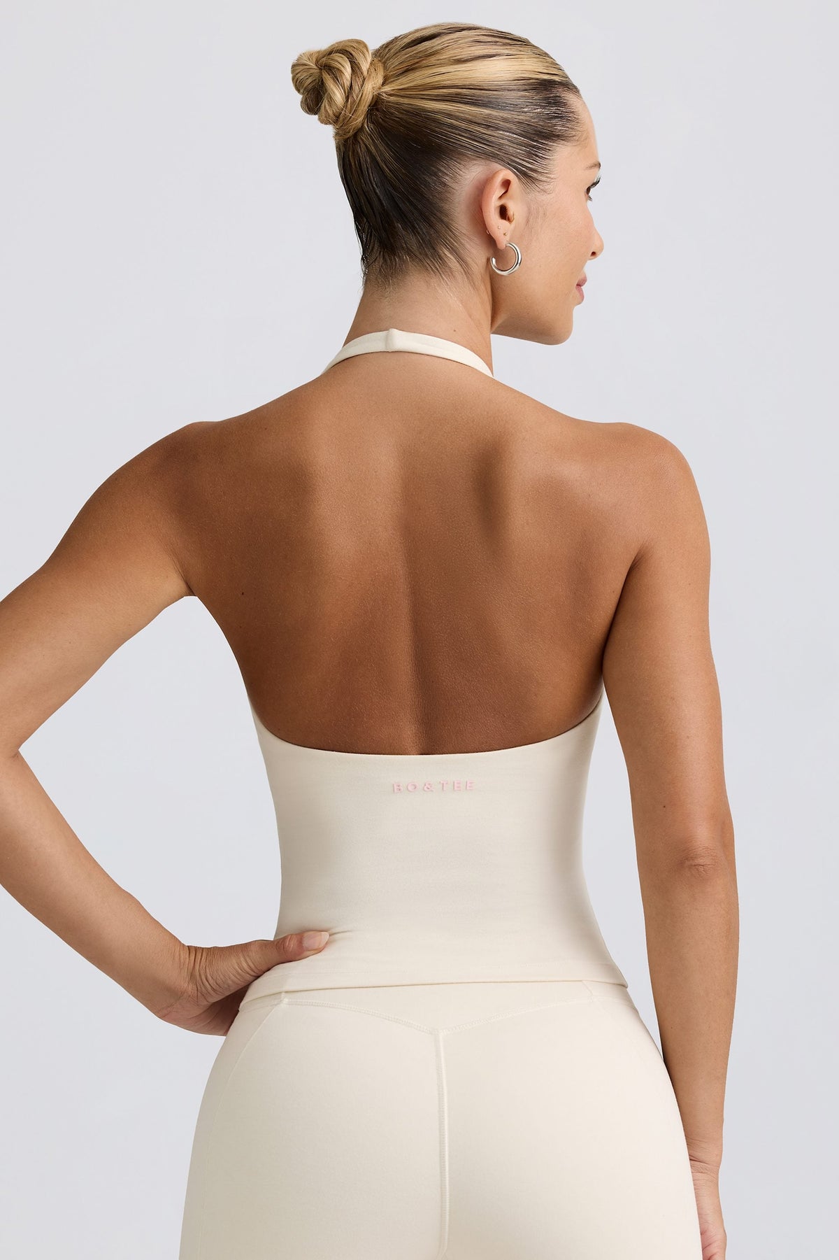Chic Halterneck Open-Back Tank Top in Vanilla